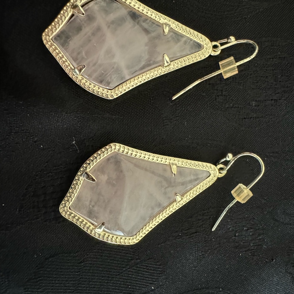 Kendra scott light pink earing